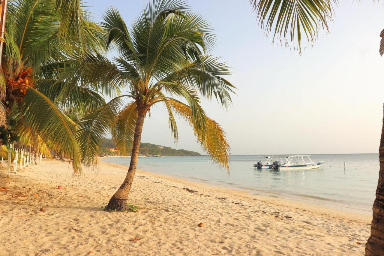 Hotel Posada Seremein ,West Bay ,Roatan Екстериор снимка