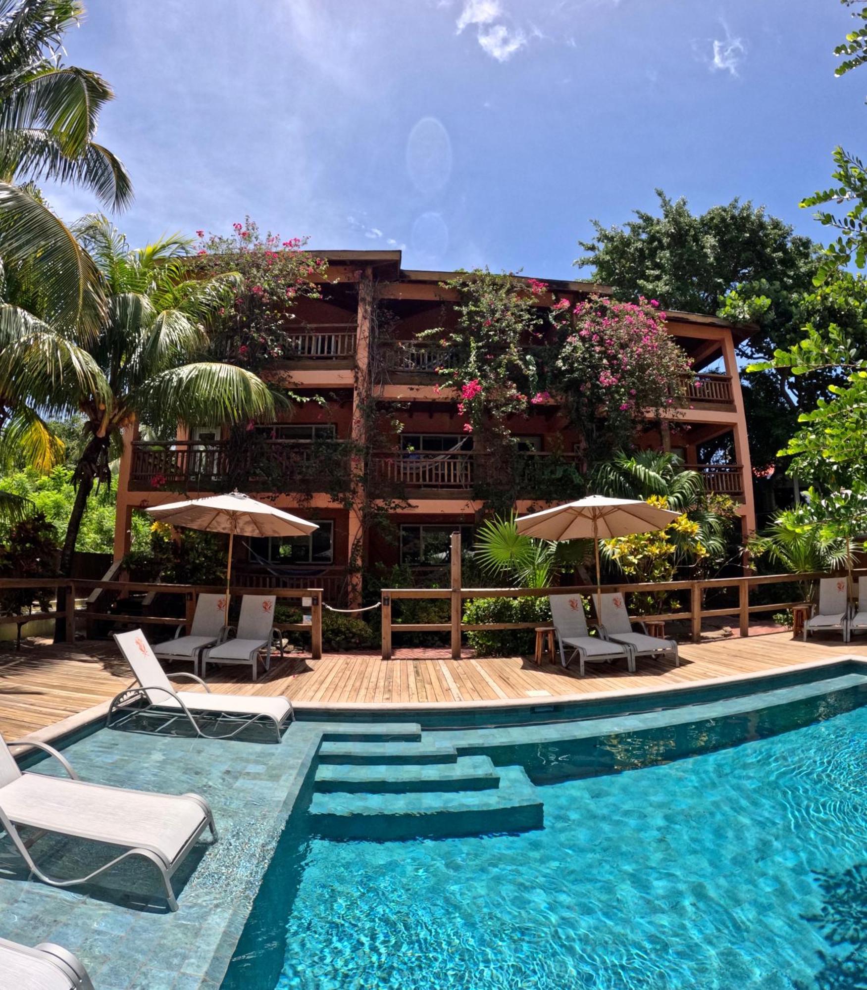 Hotel Posada Seremein ,West Bay ,Roatan Екстериор снимка